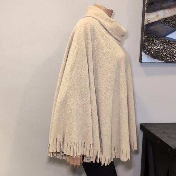 Vintage Penmans Fleece Poncho Sweater Fringe Winter Khaki Beige Womens One Size - Picture 5 of 12